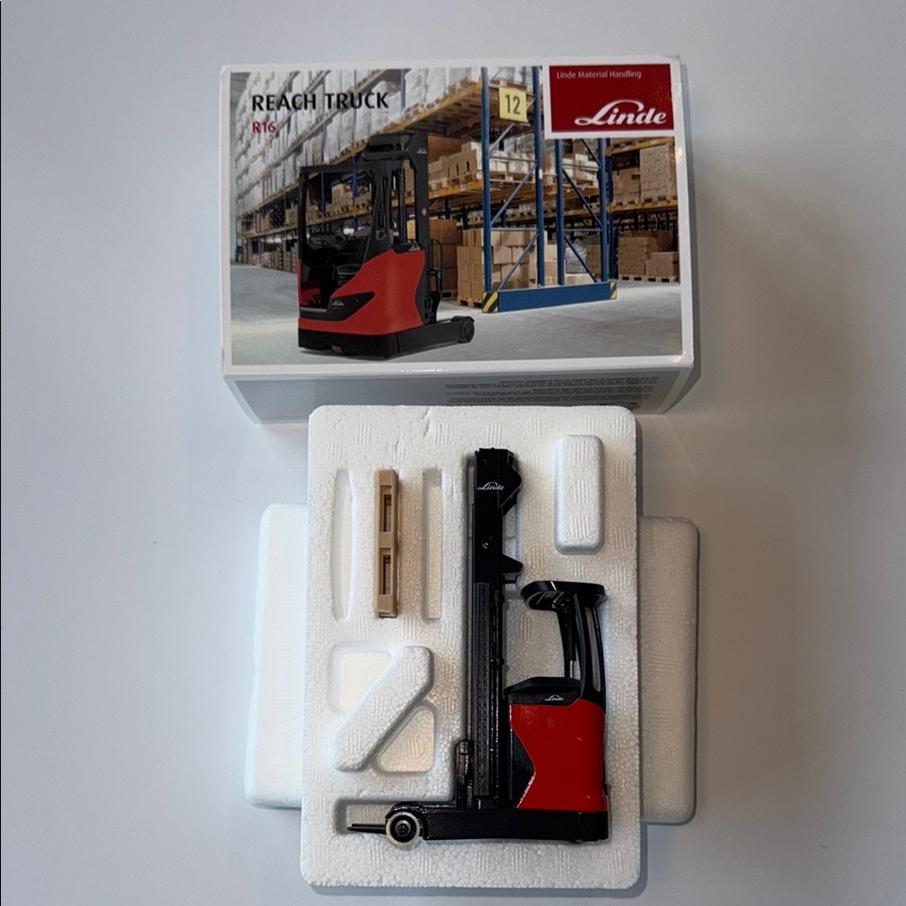 Linde R16 1/25 Diecast Reach Truck Metal Collectible Model with Pallet